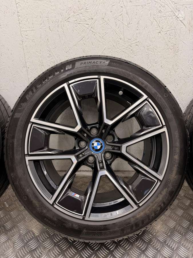 BMW I4, lengvojo lydinio, R18