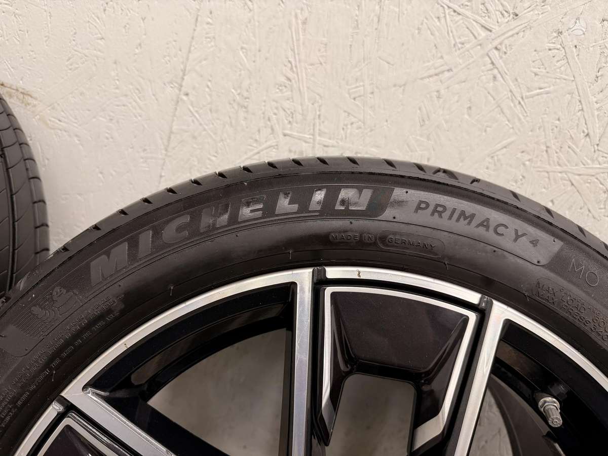 BMW I4, lengvojo lydinio, R18