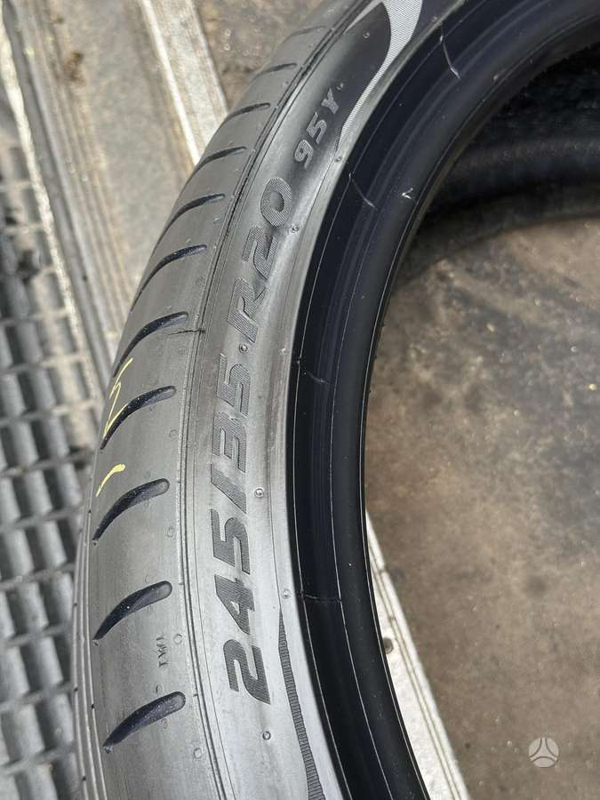 Pirelli PZero, летние 245/35 R20
