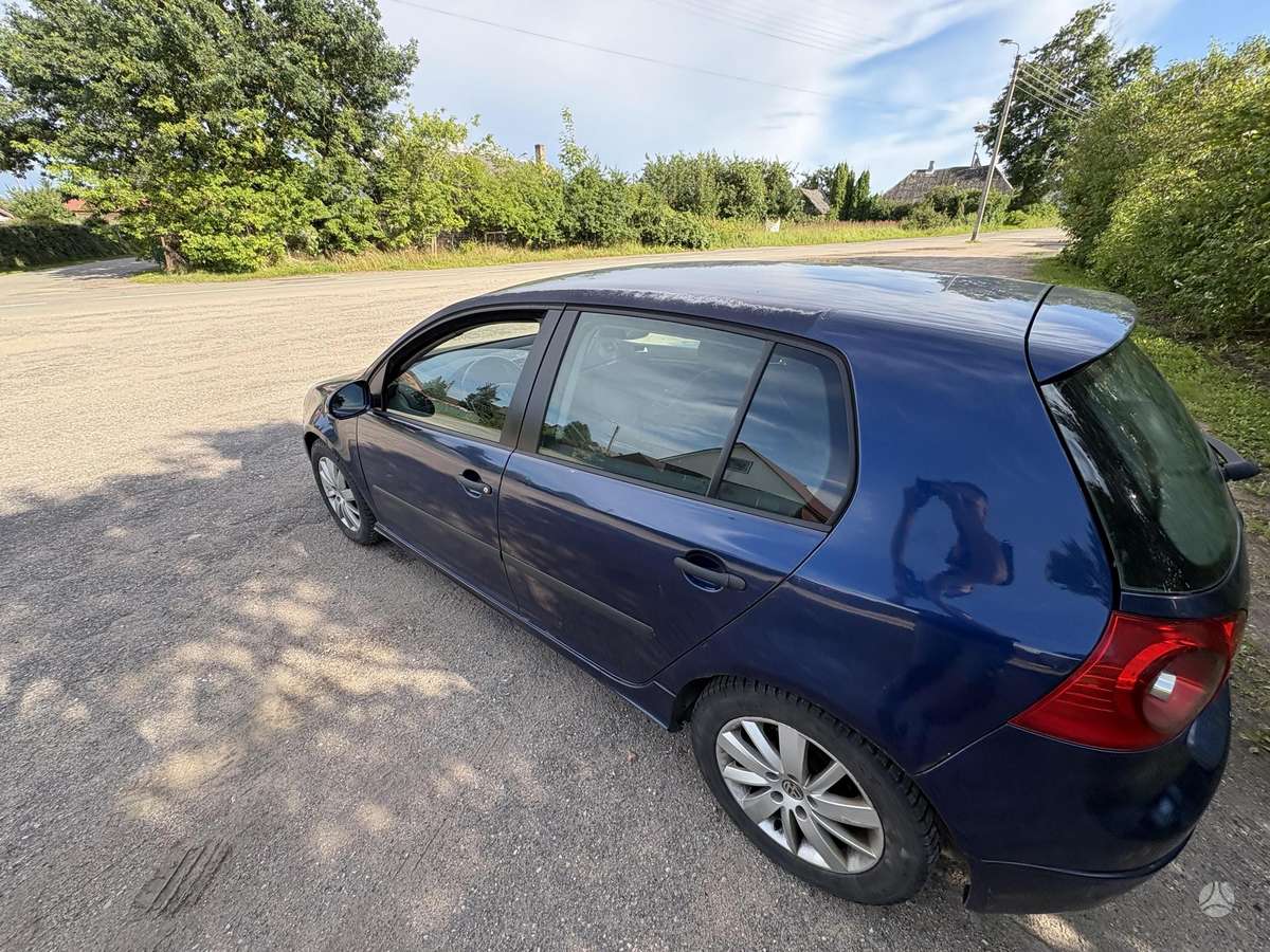 Volkswagen Golf - 5