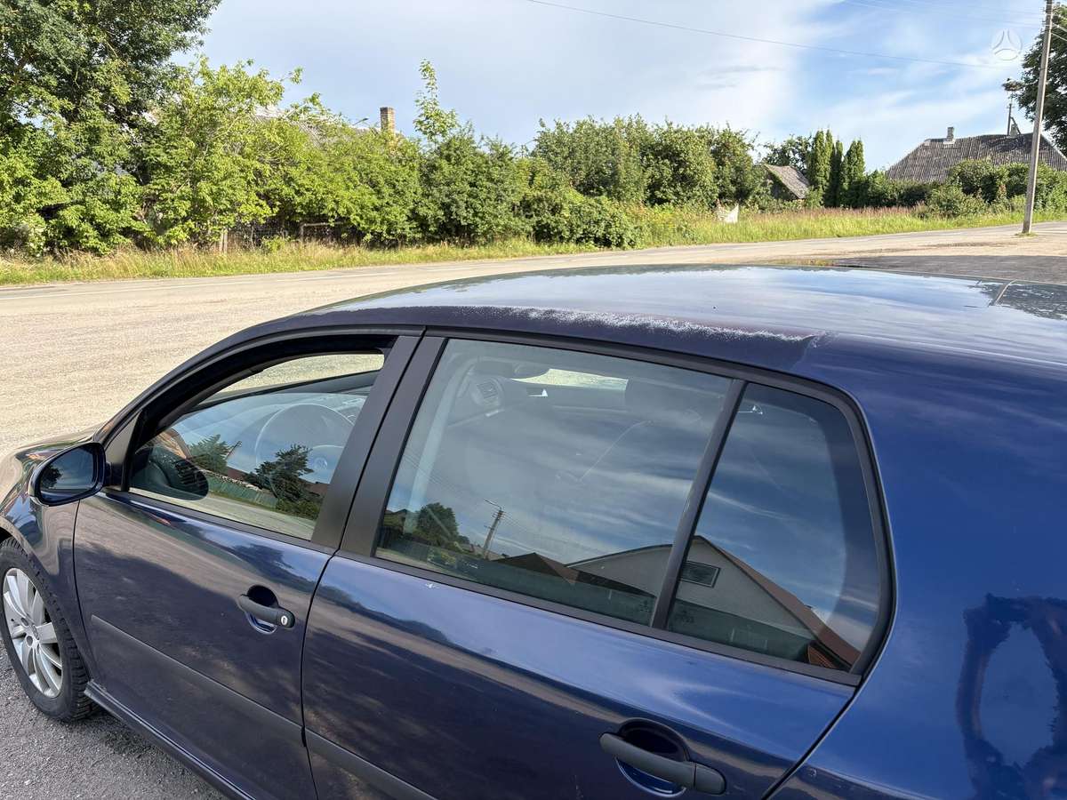 Volkswagen Golf - 6