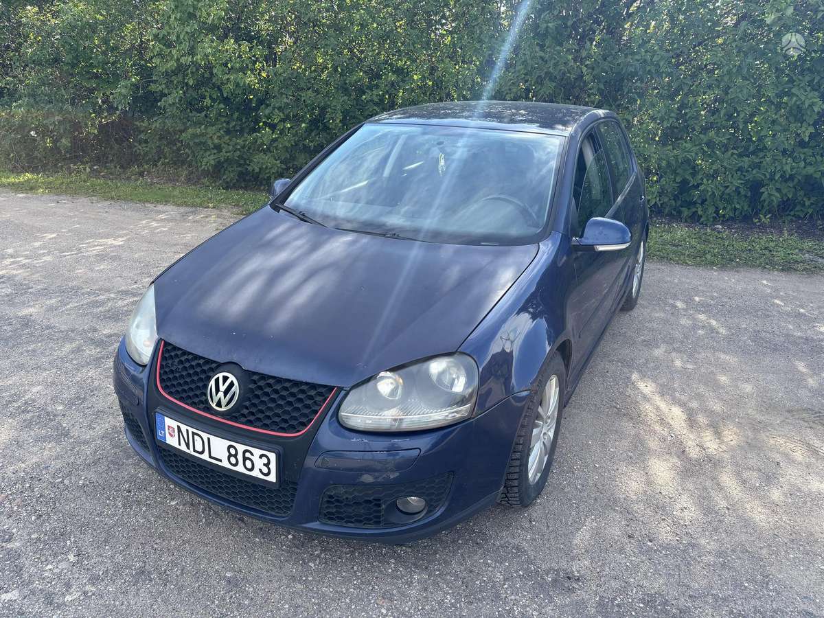 Volkswagen Golf - 1