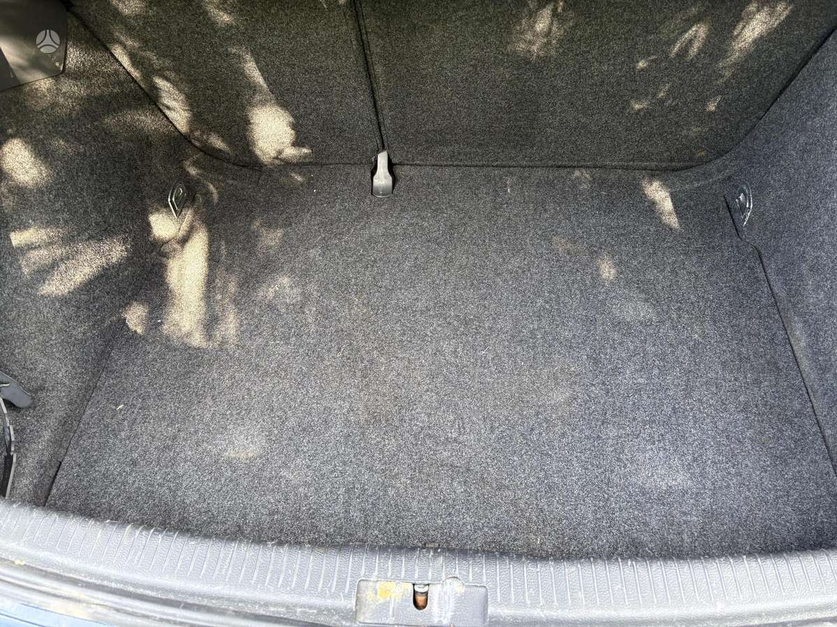 Volkswagen Golf - 9
