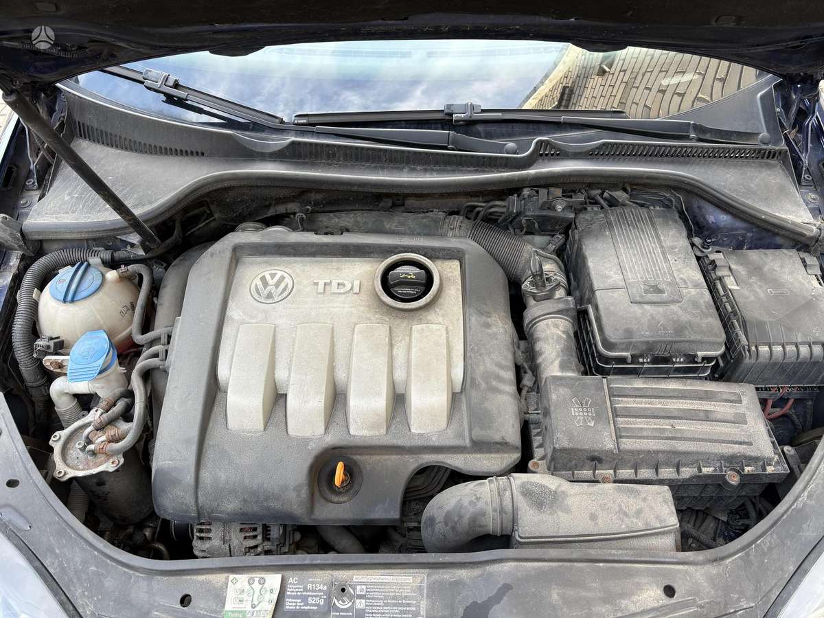 Volkswagen Golf - 12