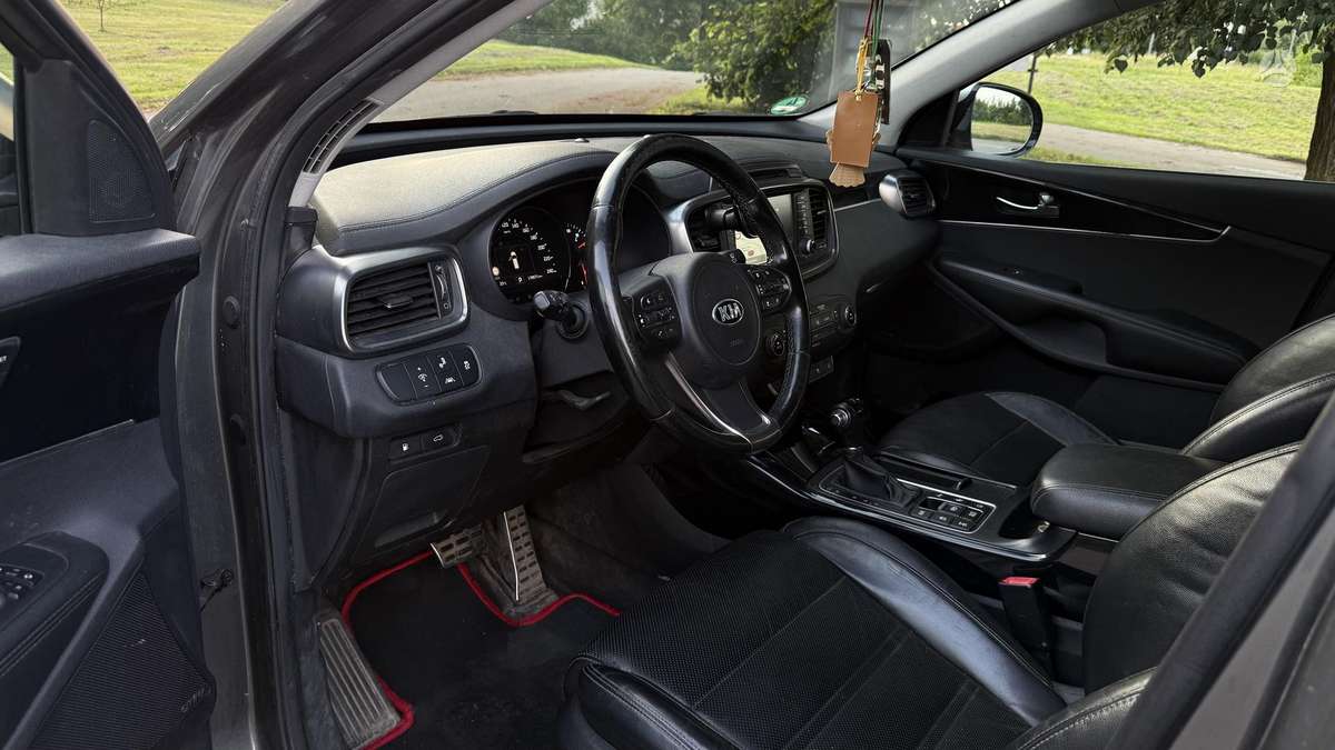 Kia Sorento, 2.2 l., off-road / crossover