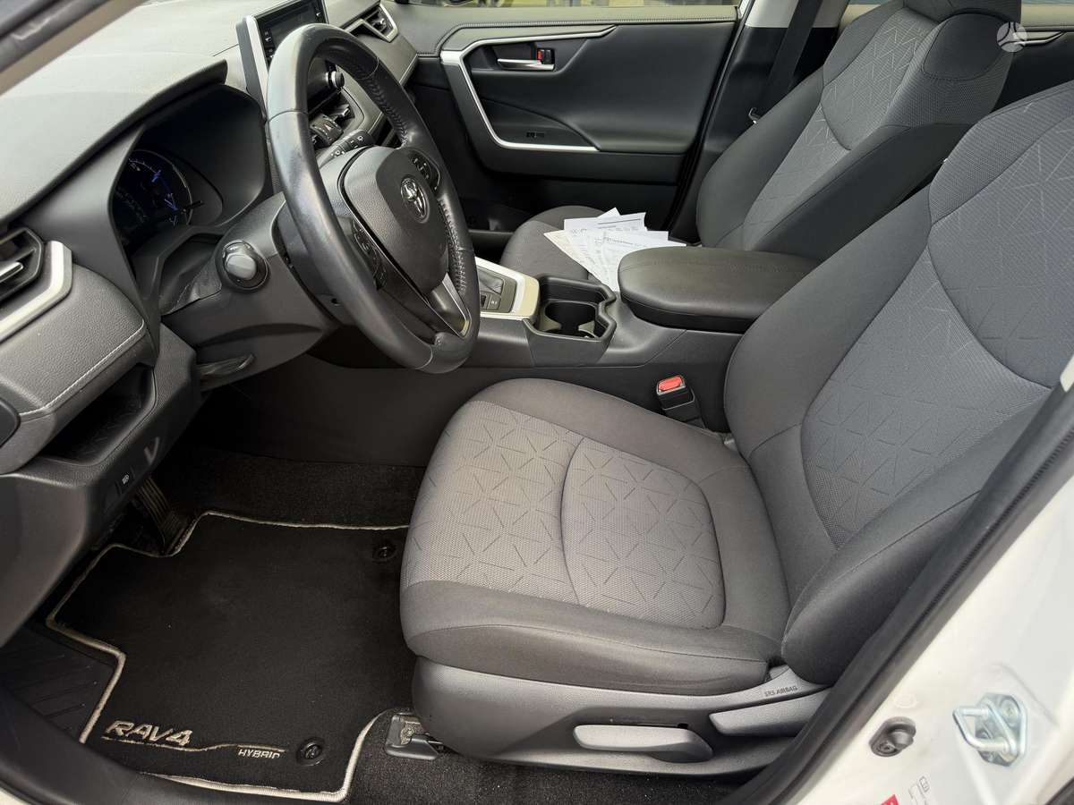 Toyota RAV4 - 8