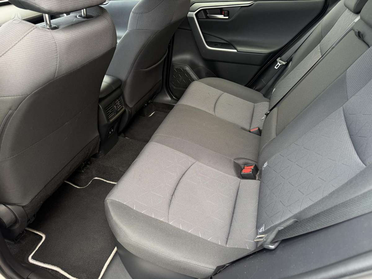Toyota RAV4 - 10