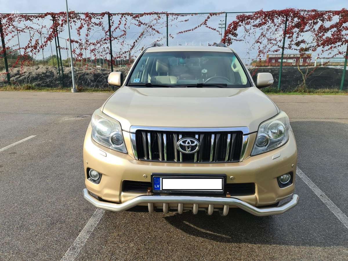 Toyota Land Cruiser - 7