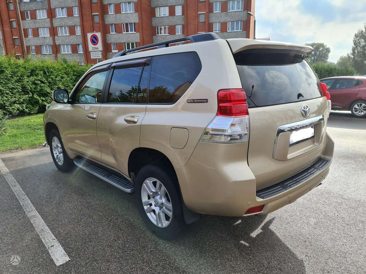 Toyota Land Cruiser - 8