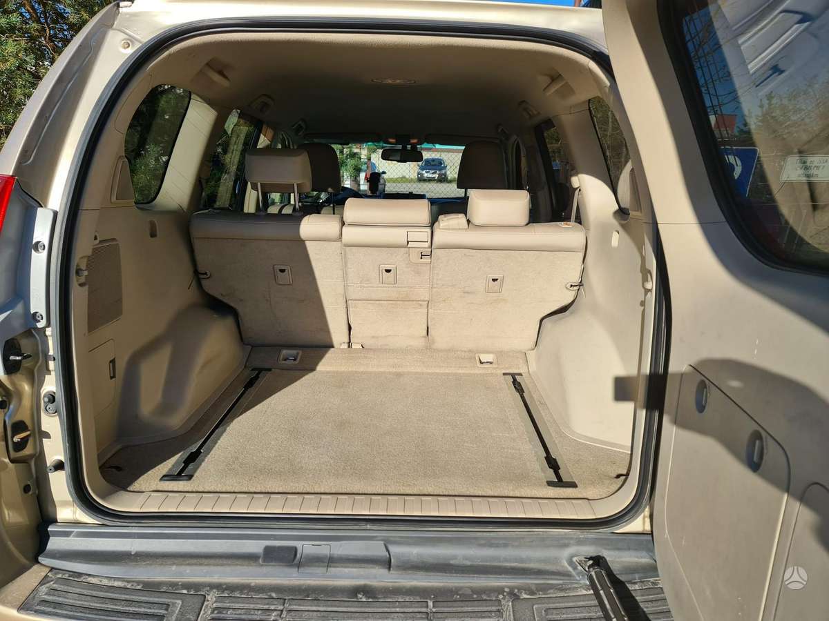 Toyota Land Cruiser - 12