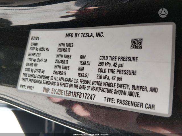 Tesla Model 3, Седан