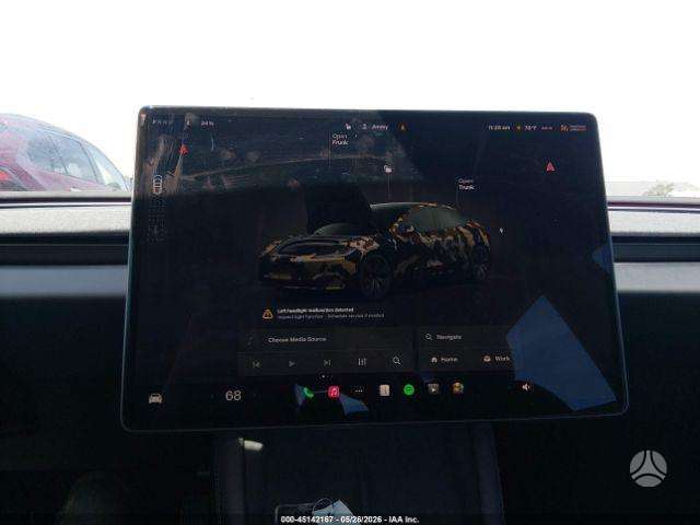 Tesla Model 3, Седан