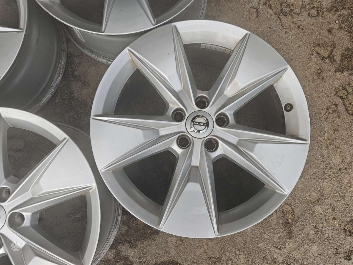 Volvo Xc60, lengvojo lydinio, R17