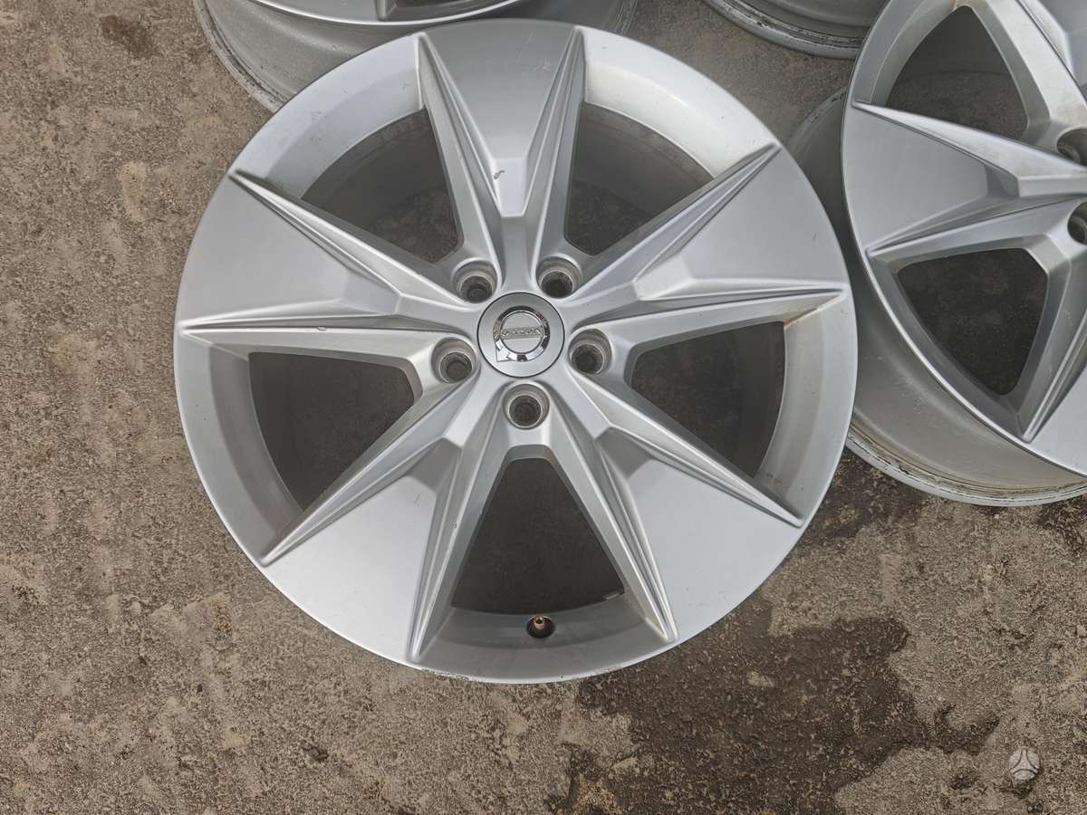 Volvo Xc60, lengvojo lydinio, R17