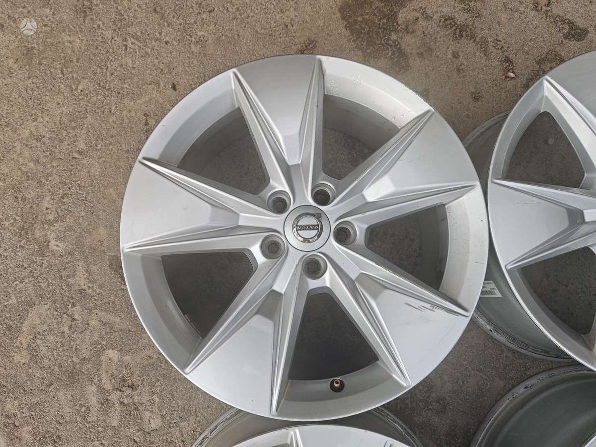 Volvo Xc60, lengvojo lydinio, R17