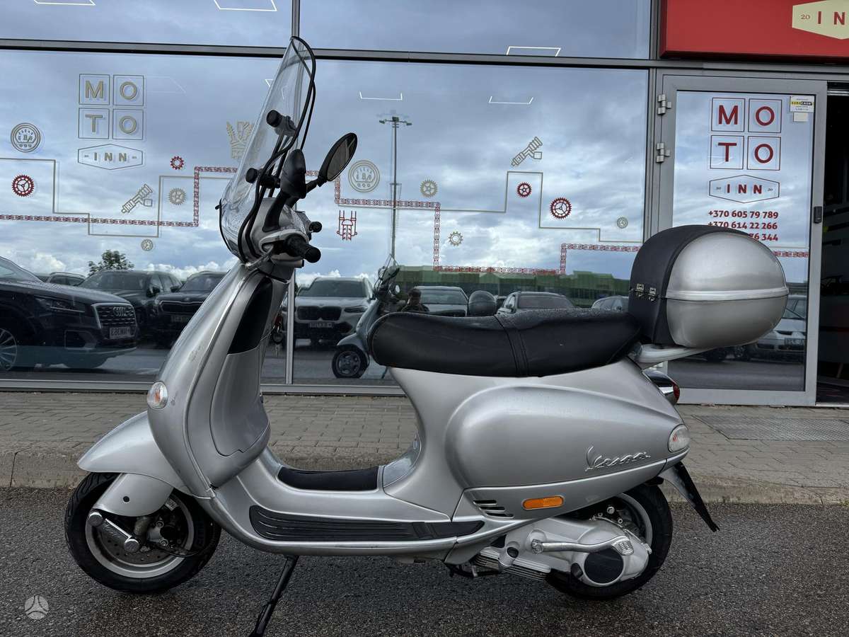 Piaggio Vespa 125cc, scooters / mopeds