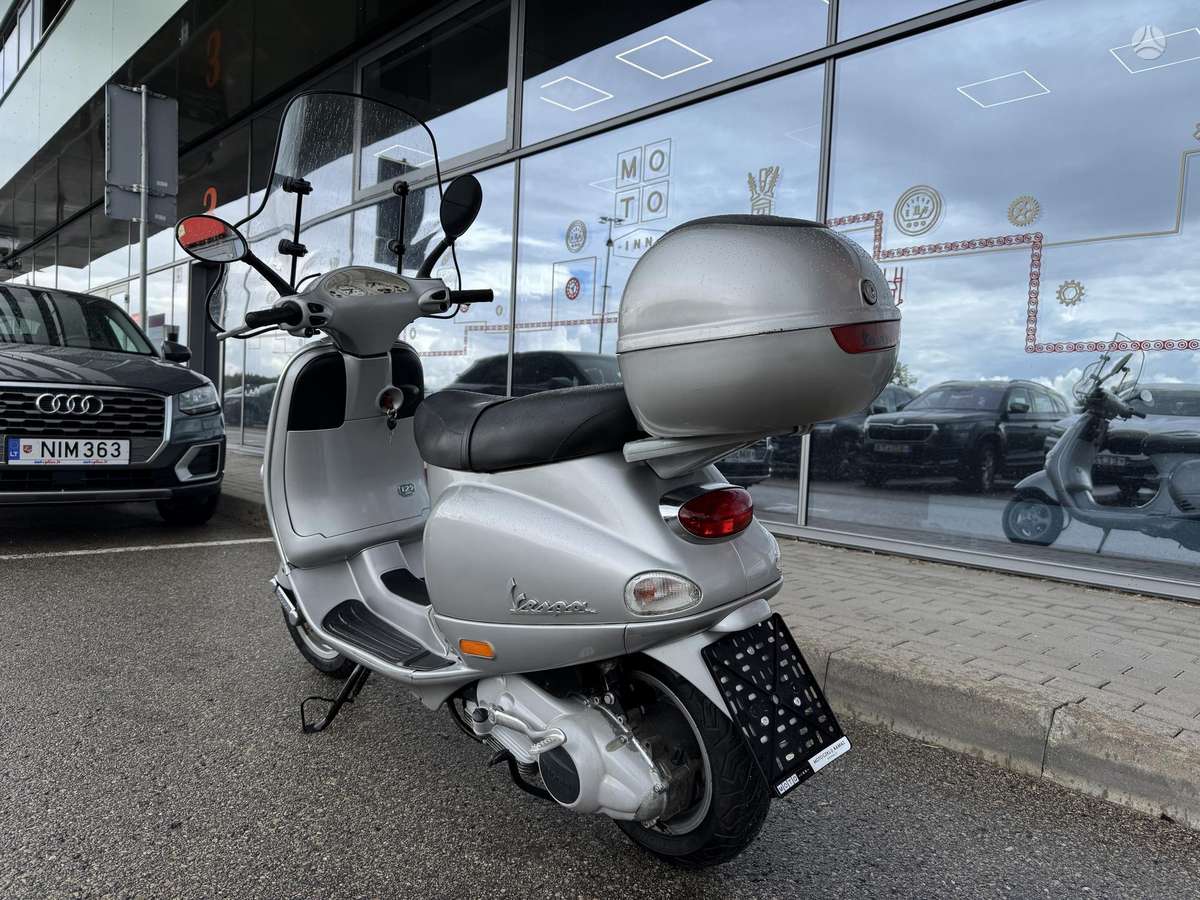 Piaggio Vespa 125cc, scooters / mopeds