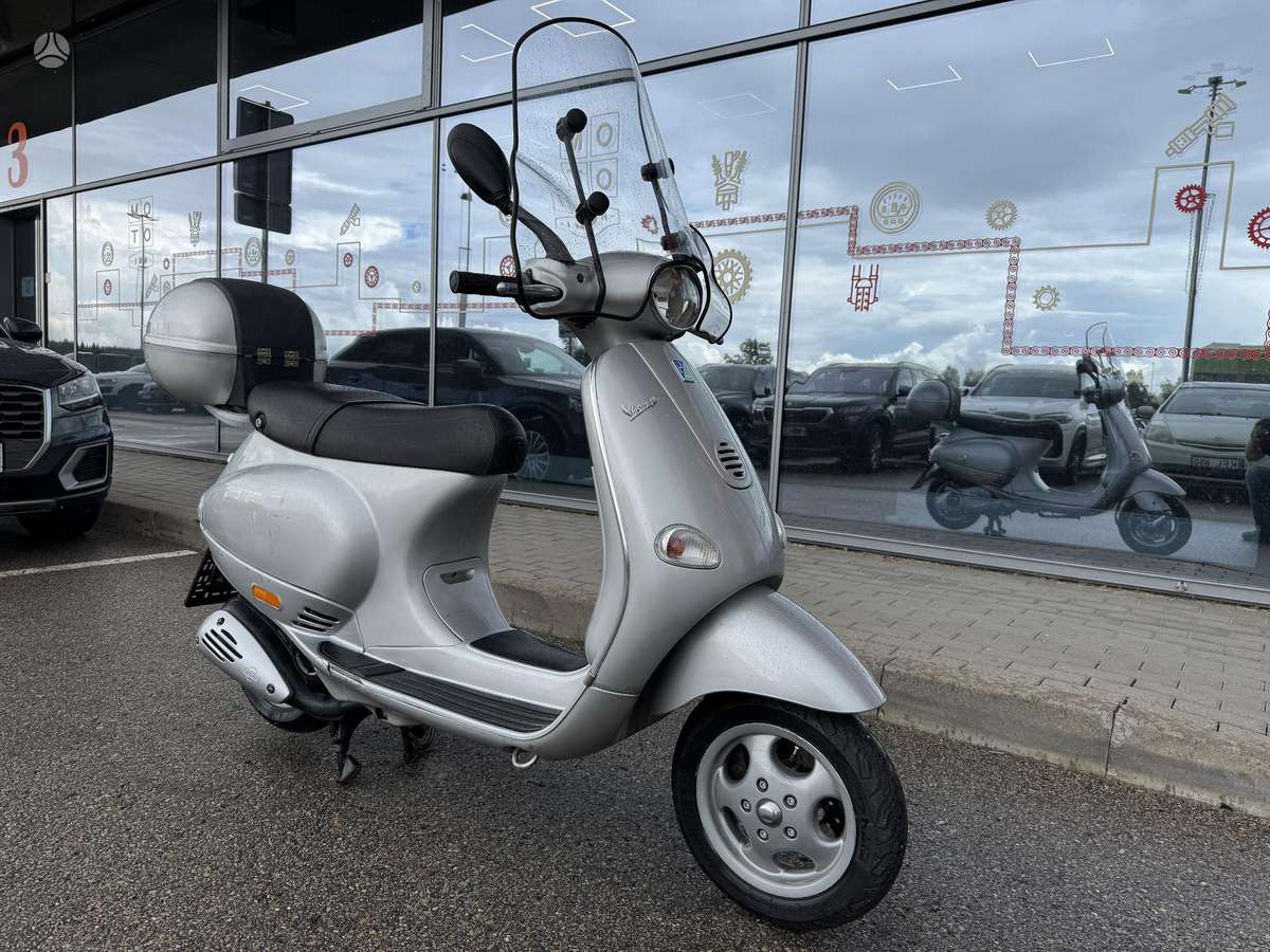 Piaggio Vespa 125cc, scooters / mopeds