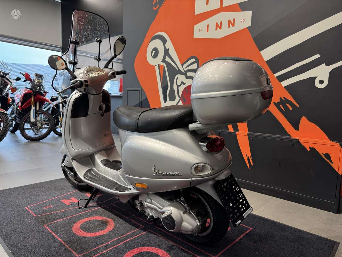 Piaggio Vespa 125cc, мотороллеры / мопеды
