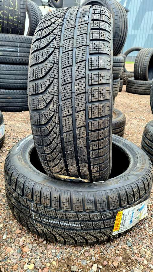 Pirelli P Zero Winter, зимние 245/45 R18