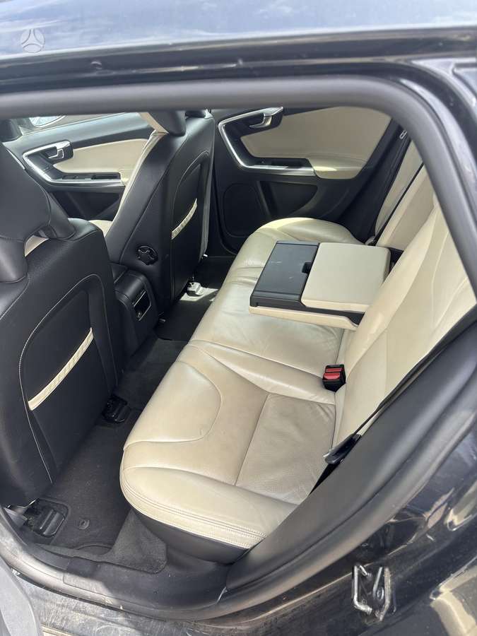 Volvo V60 - 10
