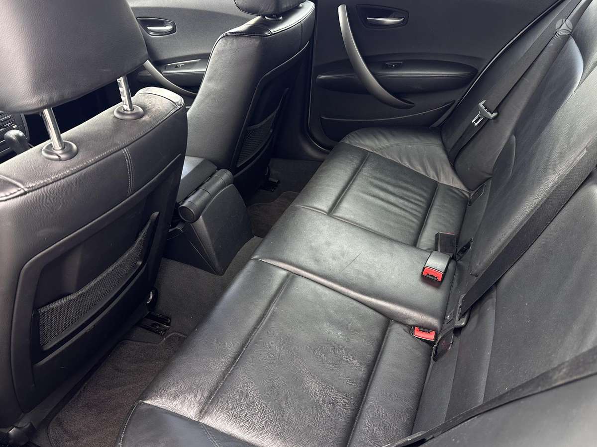 BMW 120, Хэтчбек