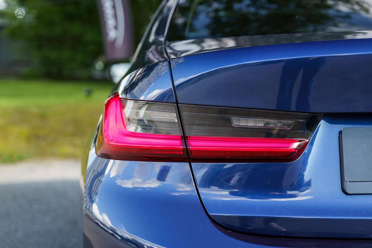 BMW 320, 2.0 l., Седан