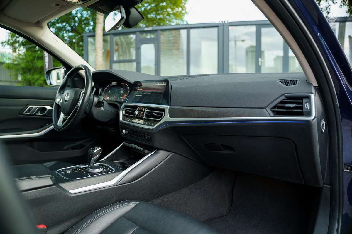 BMW 320, 2.0 l., Седан
