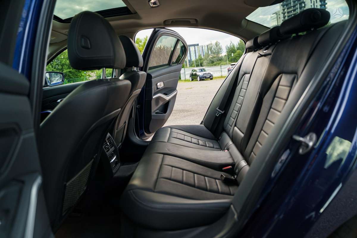 BMW 320, 2.0 l., Седан
