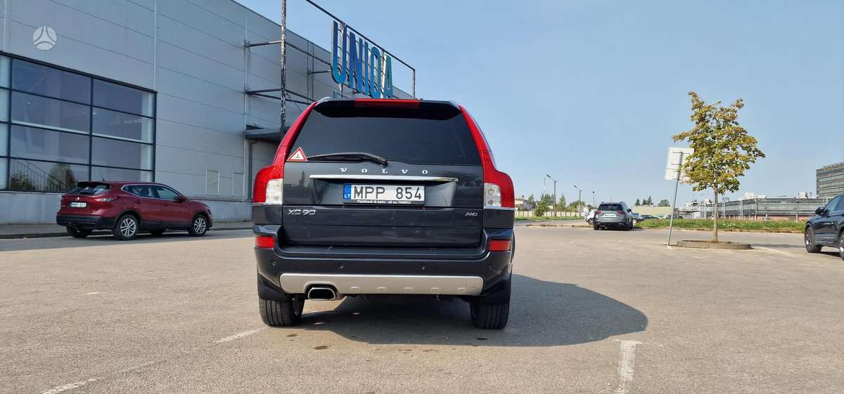 Volvo XC90 - 8