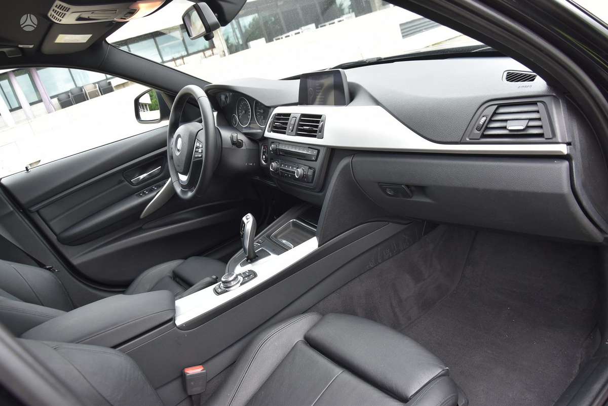 BMW 320, 2.0 l., Седан