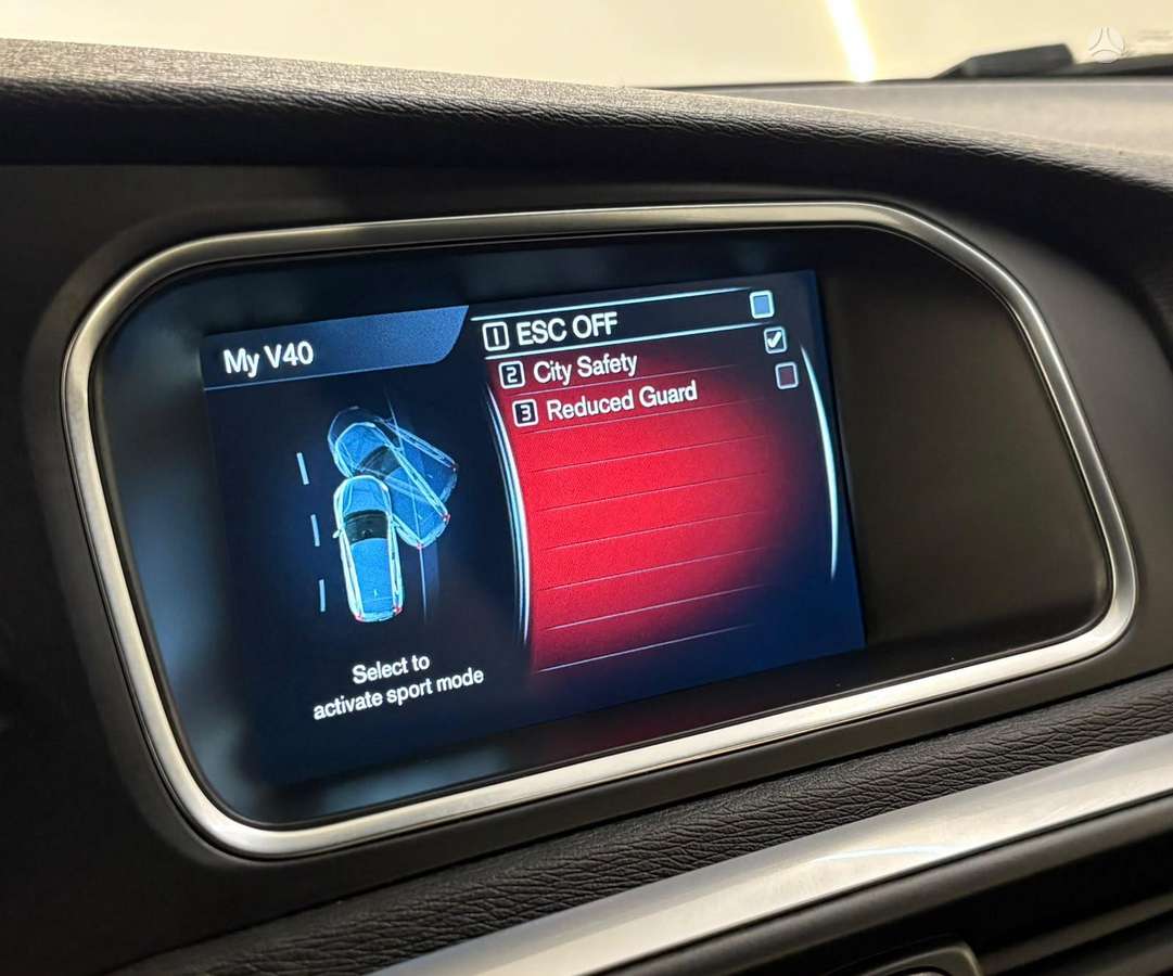 Volvo V40, 2.0 l., hatchback