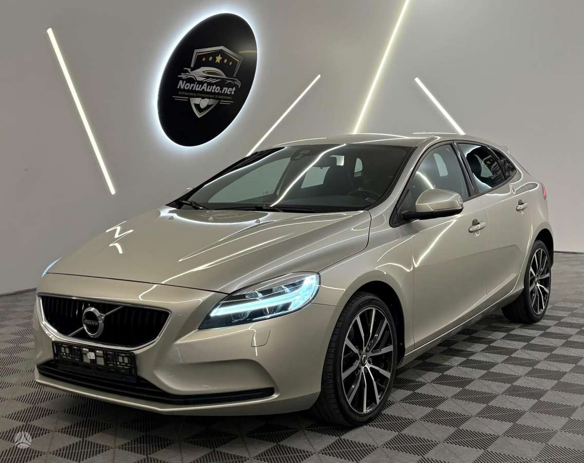 Volvo V40, 2.0 l., Хэтчбек