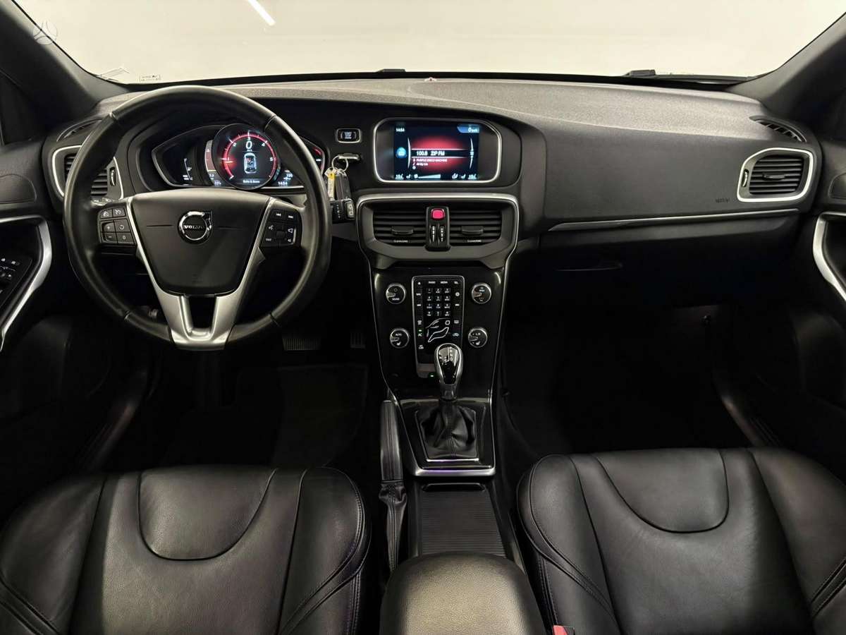 Volvo V40, 2.0 l., Хэтчбек