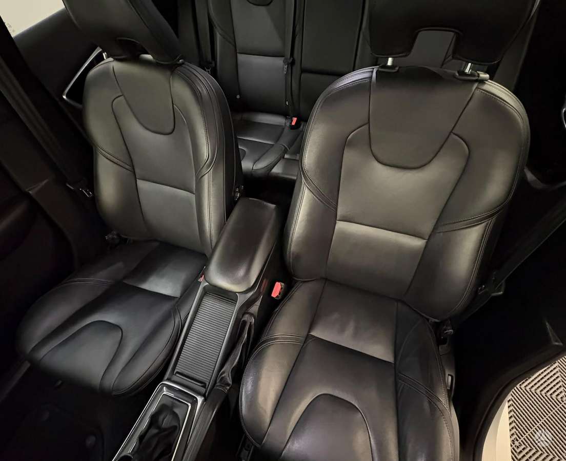 Volvo V40, 2.0 l., hatchback