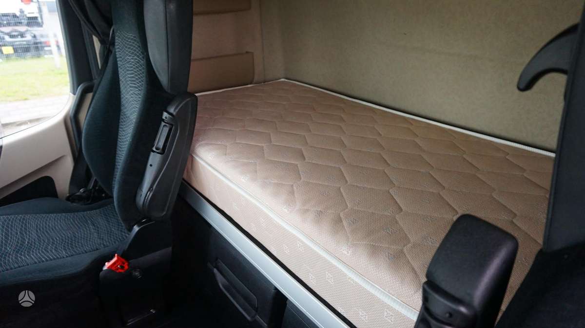 Mercedes-Benz Actros 1845, double sleeper