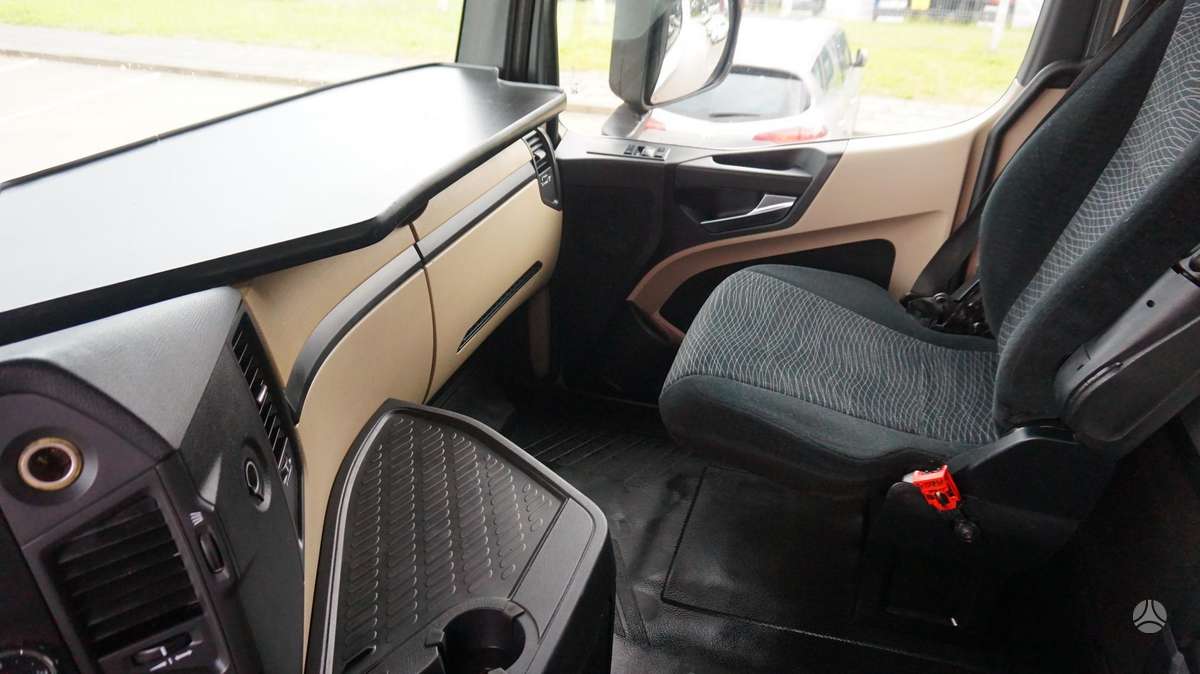 Mercedes-Benz Actros 1845, double sleeper