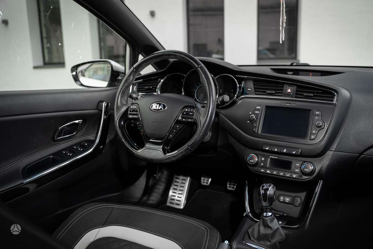 Kia Ceed, 1.6 l., universalas