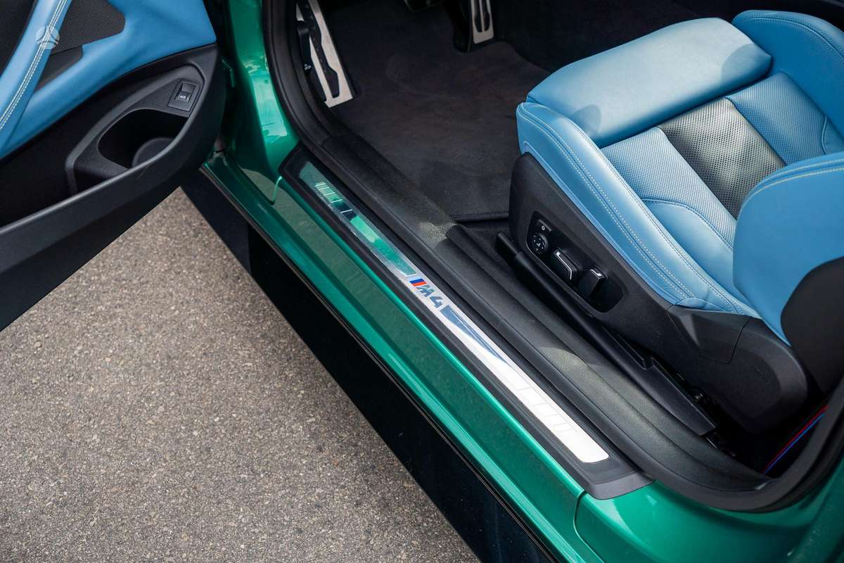BMW M4, 3.0 l., coupe