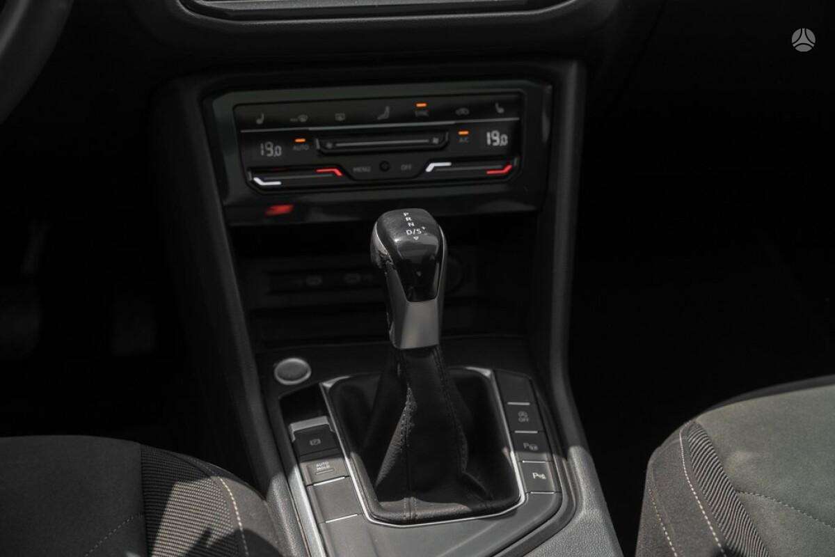 Volkswagen Tiguan - 10