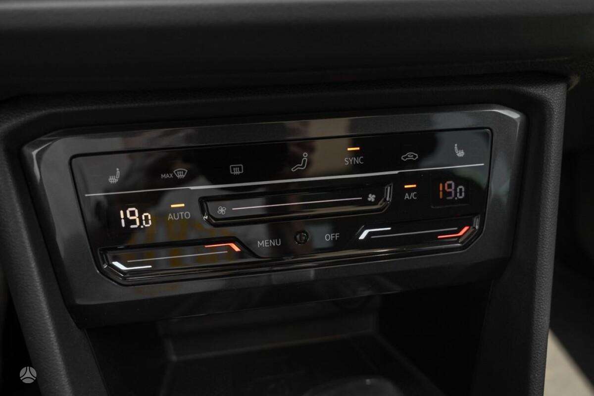 Volkswagen Tiguan - 11