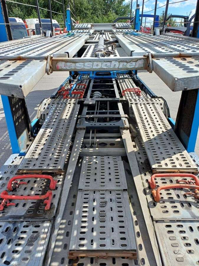 Renault Kassbohrer 2005, auto transporters
