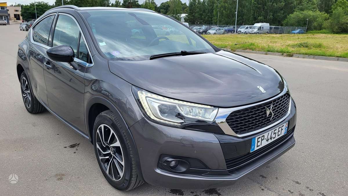 Citroen DS4, 1.2 l., hatchback