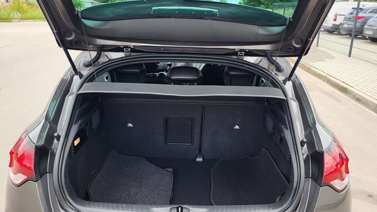 Citroen DS4, 1.2 l., hatchback