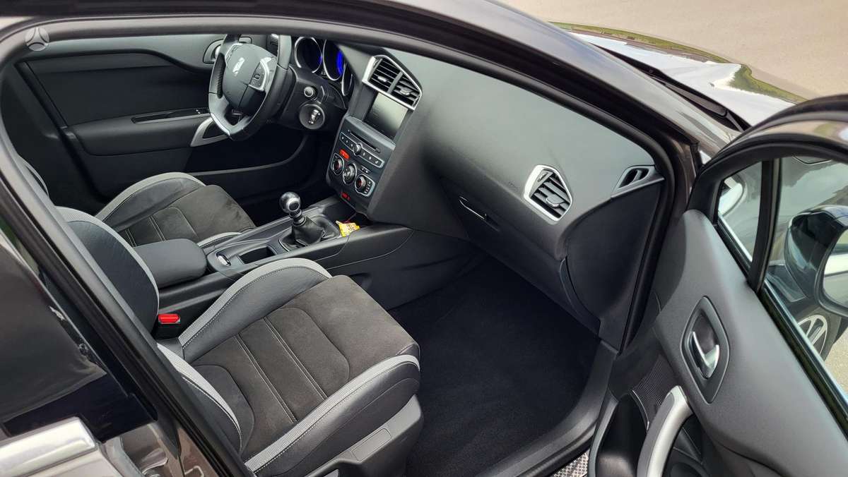 Citroen DS4, 1.2 l., Хэтчбек