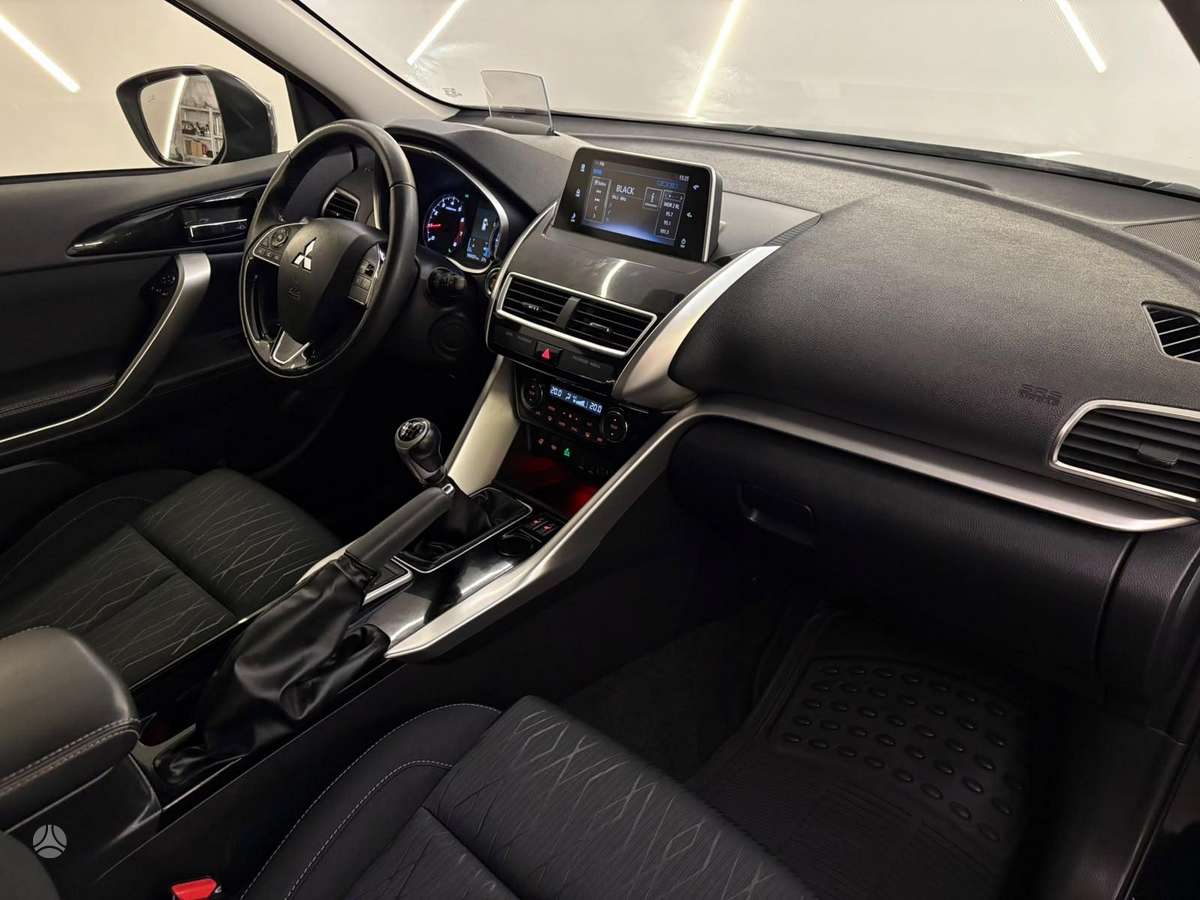 Mitsubishi Eclipse Cross, 1.5 l., off-road / crossover