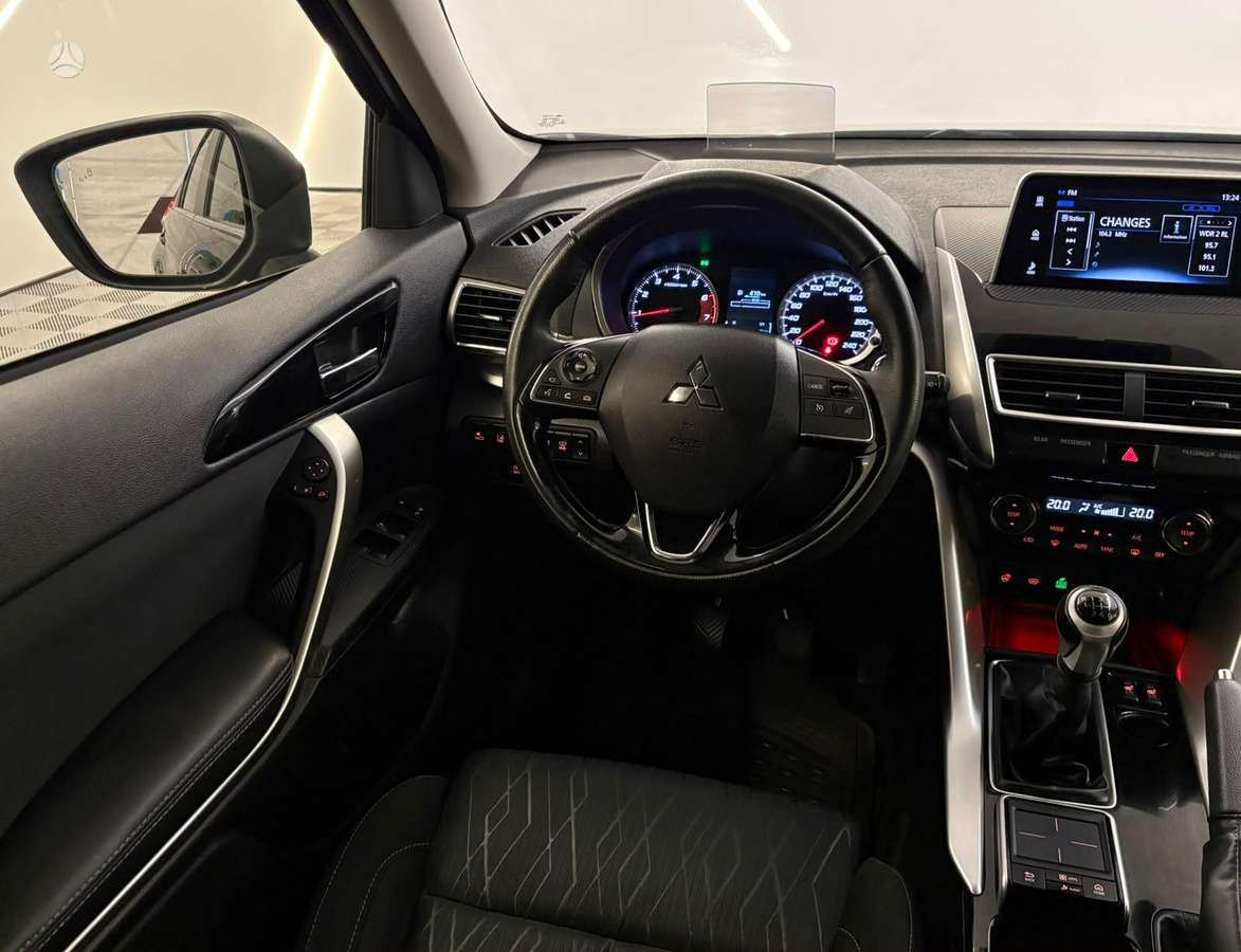 Mitsubishi Eclipse Cross, 1.5 l., off-road / crossover