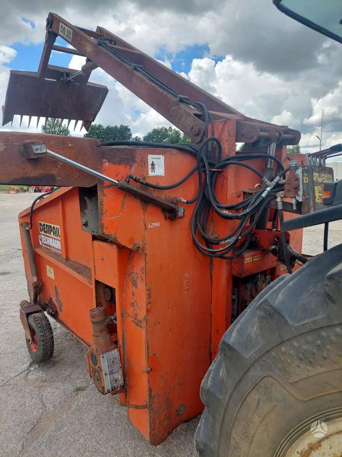 -Kita- TECHMAGRI DR 32, pašarų ruošimo technika