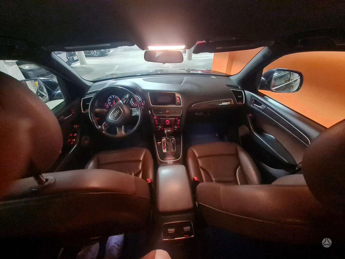 Audi Q5, 2.0 l., Внедорожник / Кроссовер