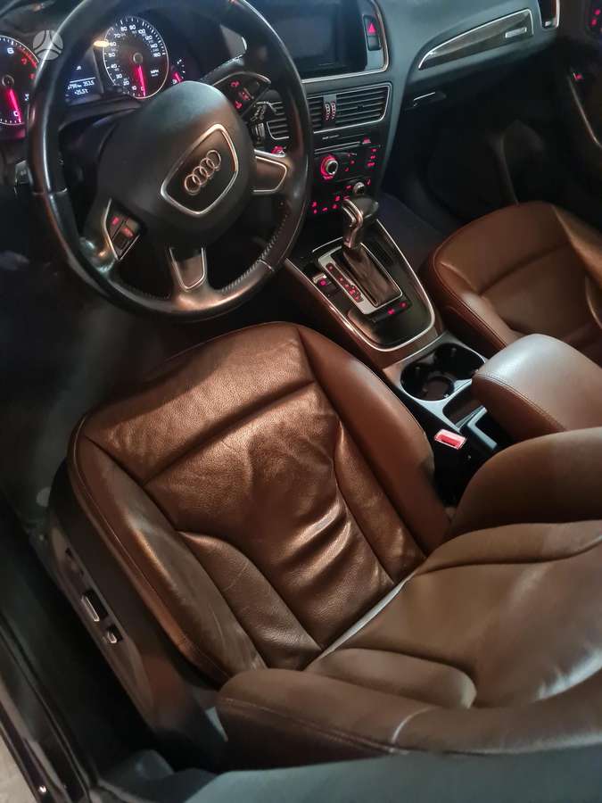 Audi Q5, 2.0 l., Внедорожник / Кроссовер
